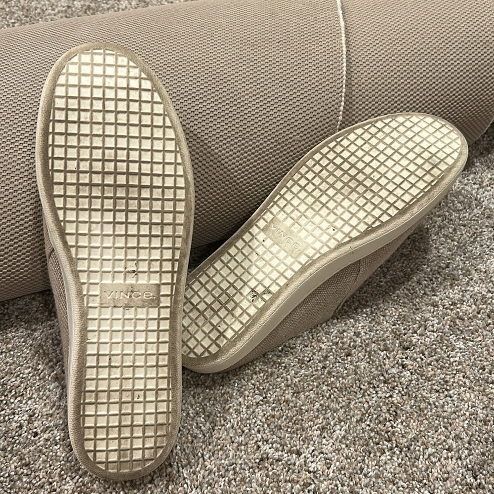 Vince Women’s Beige Slip-On Loafers size 8 spring - Picture 5 of 5